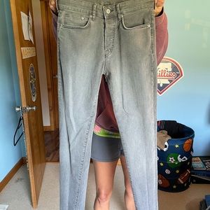 grey skinny jeans